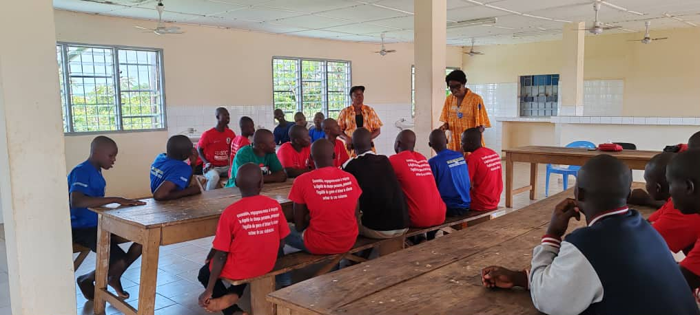 Temps d'échange avec les mineurs au Centre de réinsertion de Dabou en Côte d'Ivoire